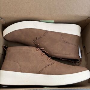 Izod Brown Chukka Boots with White Sole